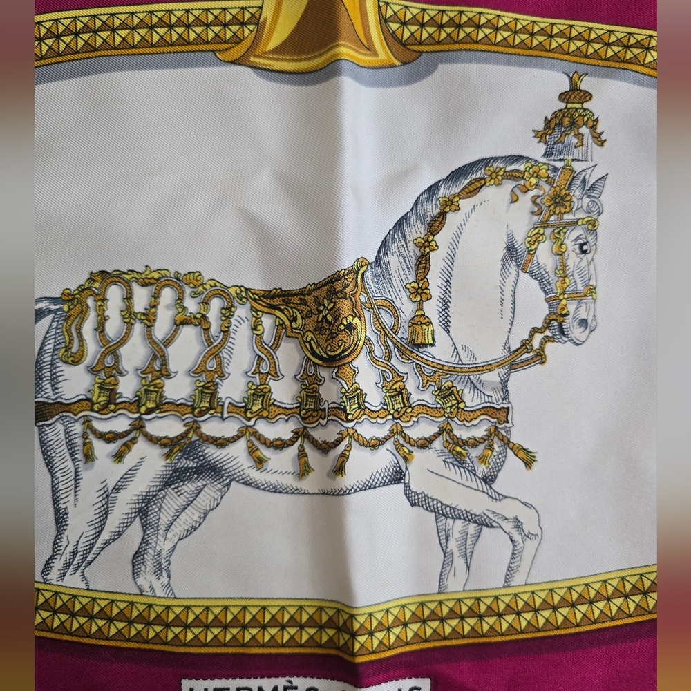 HERMES Grand Apparat Silk Scarf (CARRE 90) - Picture 4 of 7